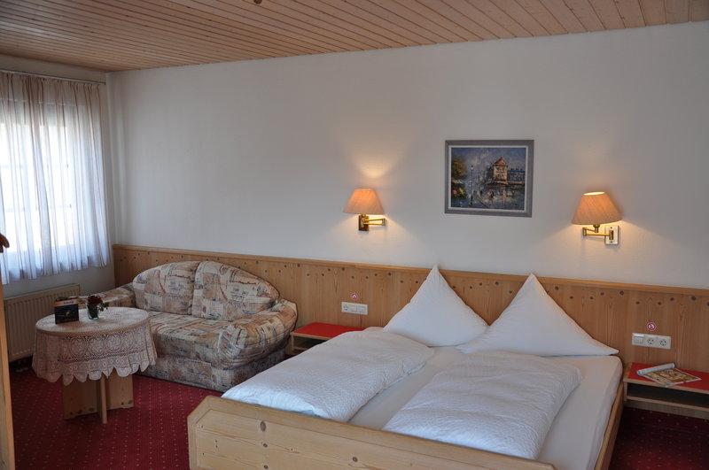 Loewen Hotel Arian Allmersbach im Tal Chambre photo